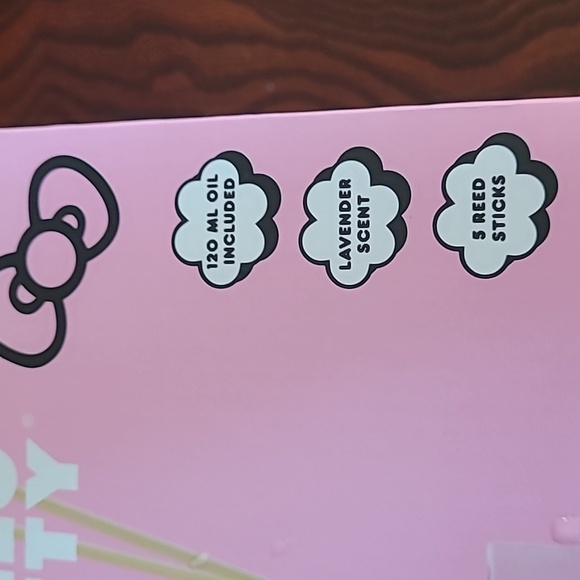 🎀Hello Kitty Ceramic Reed Diffuser - Picture 3 of 7